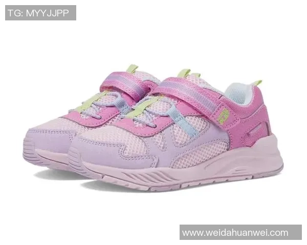 球星足球球鞋重量对比赛表现的影响与选择标准分析 球星足球球鞋重量对比赛表现的影响与选择标准分析