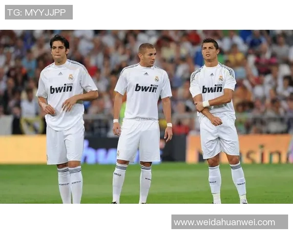 足坛巨星精准传球与团队配合全景集锦展现无与伦比的控球艺术